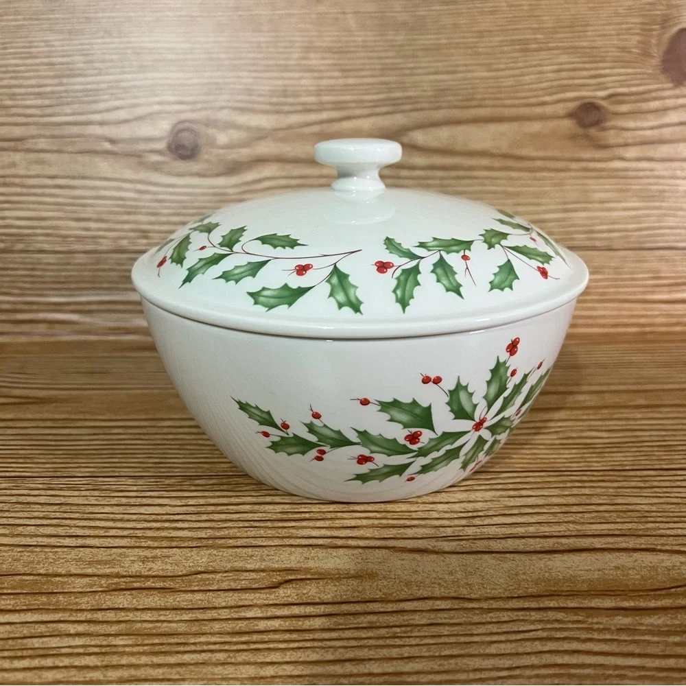 Lenox Holiday Small Covered Bowl 804284 Christmas Holly Lid Dish New In Box